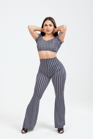 Conjunto Blanco & Negro – Elegancia Retro