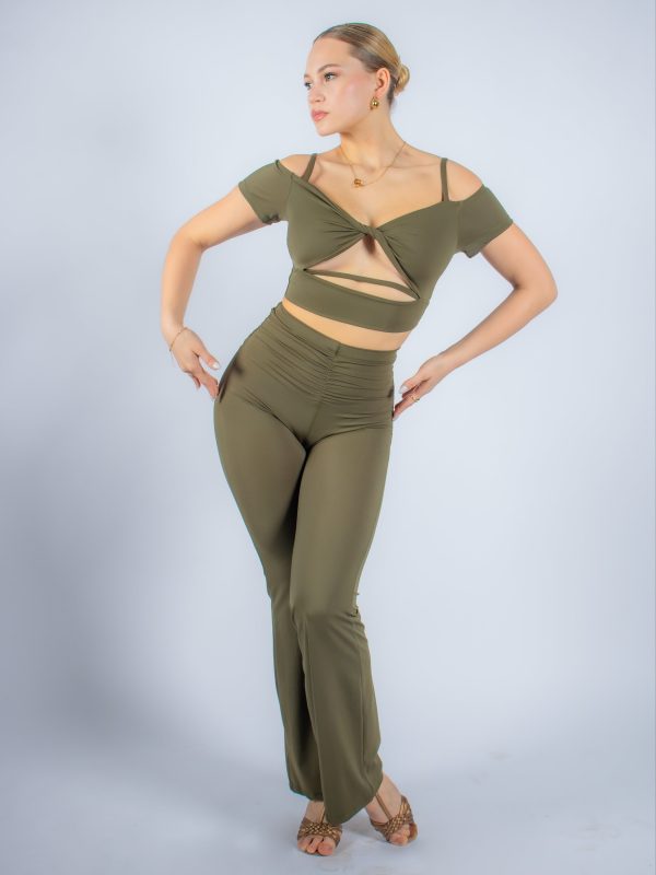 conjunto verde oliva